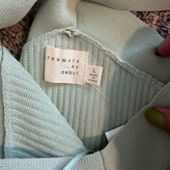 Sage Ribbed Cross-Back Crop Top - Picture 4 of 5